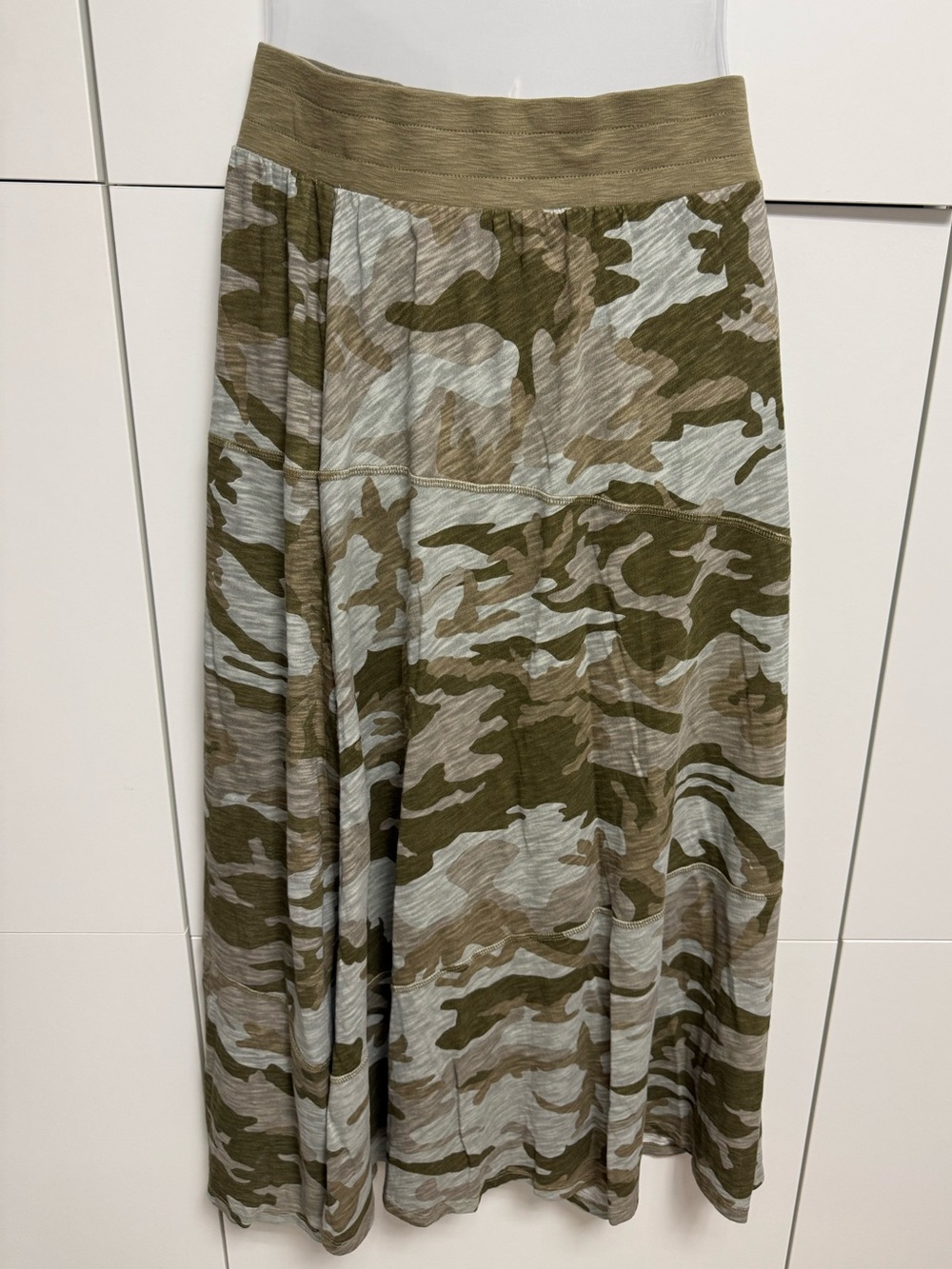 ATM  size S Anthony Thomas Melillo Olive and Tan Camo Midi Skirt
